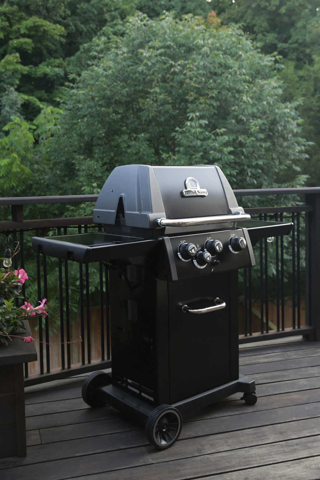 Broil King Royal 340 Shadow